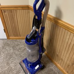 Hoover Vacuum Total Home Pet 