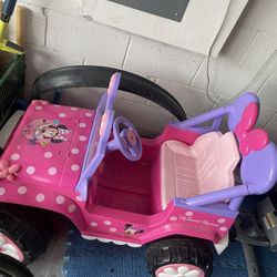 Minnie Mouse Electric Car 