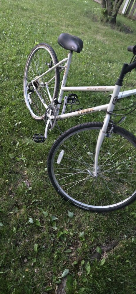 Trek Multitrack 720 Aluminum Mountain Bike