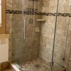 Glass Shower And Enclosure