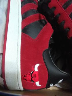 Adidas superstar chicago bulls best sale