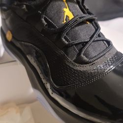 Men Jordans Size 13 " Worn Once .New  Jordan Tshirt Size 3x