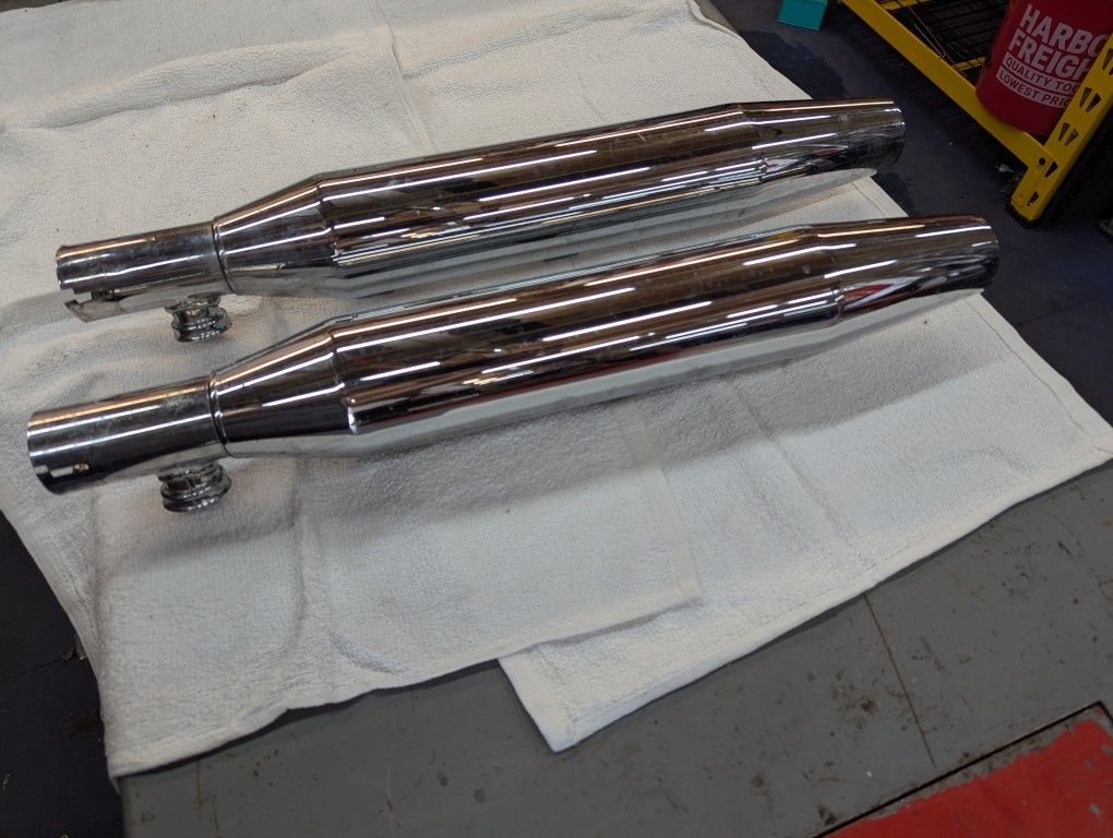 Exhaust Mufflers Off 2005 Sportster 883 Harley Davidson