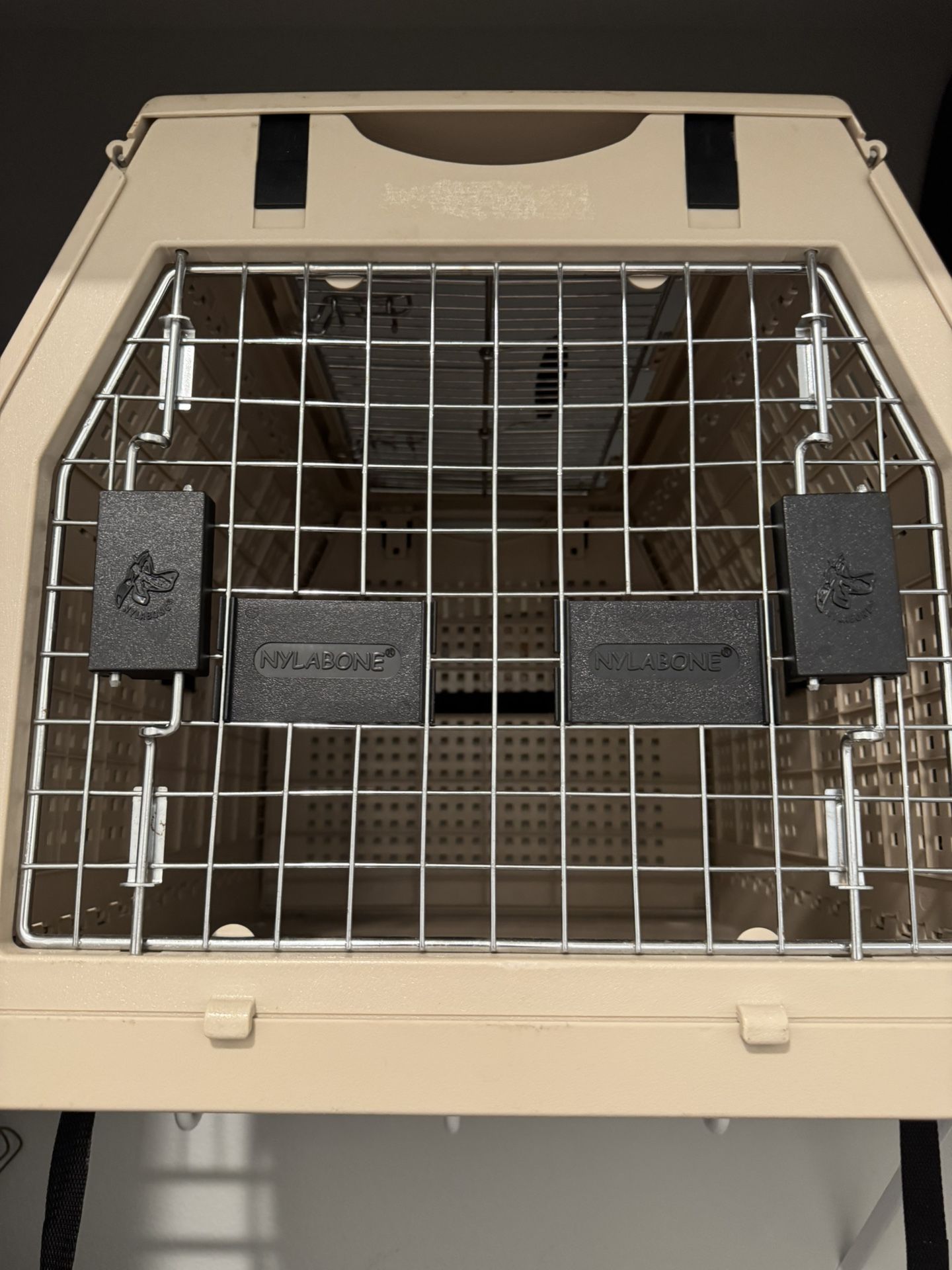 carrier for cats/dogs, height 15, width 16, length 21