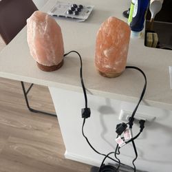 Set of 2 Himalayan Salt Lamps – Great Condition