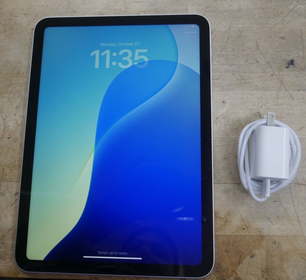 Apple Tablet MD3Y4LL/A Ipad 128gb A16 18.6.2 pre owned with charger 889421-1