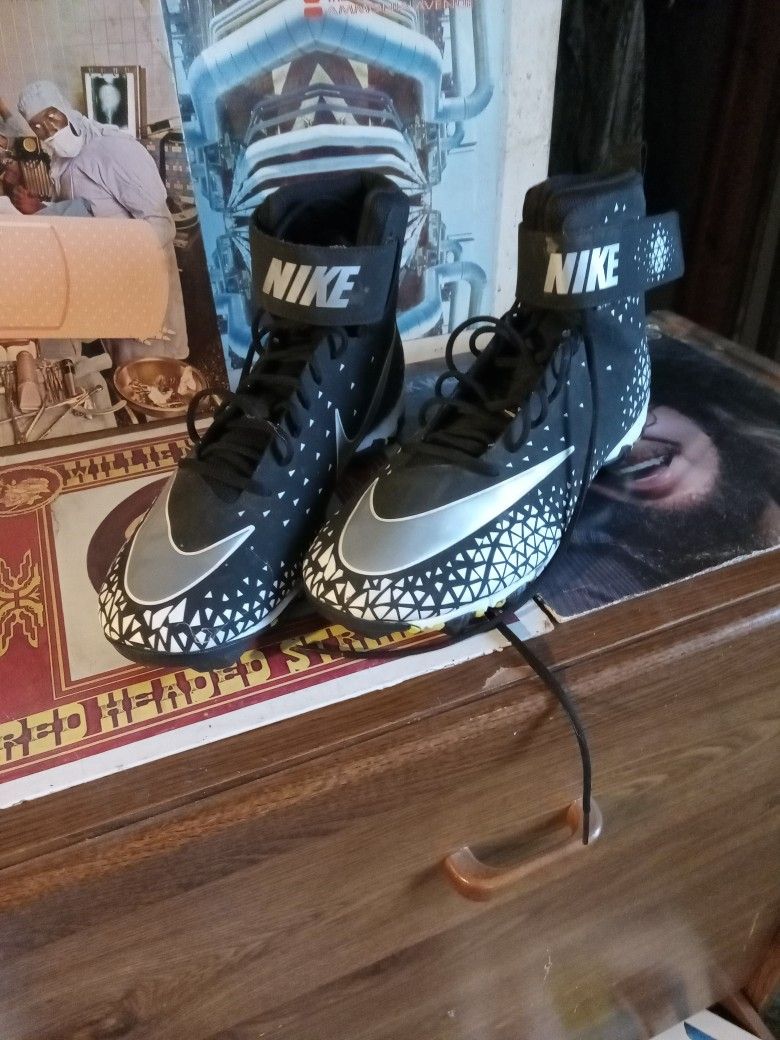 Nike Force Savage Shark Football Cleates Fastflex Men's Sz.14"