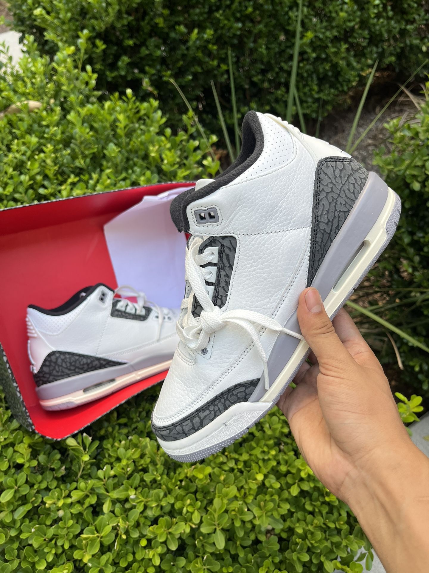 NIKE AIR JORDAN 3 Cement Gray RETRO Size 6.5Y 8w / Tried On