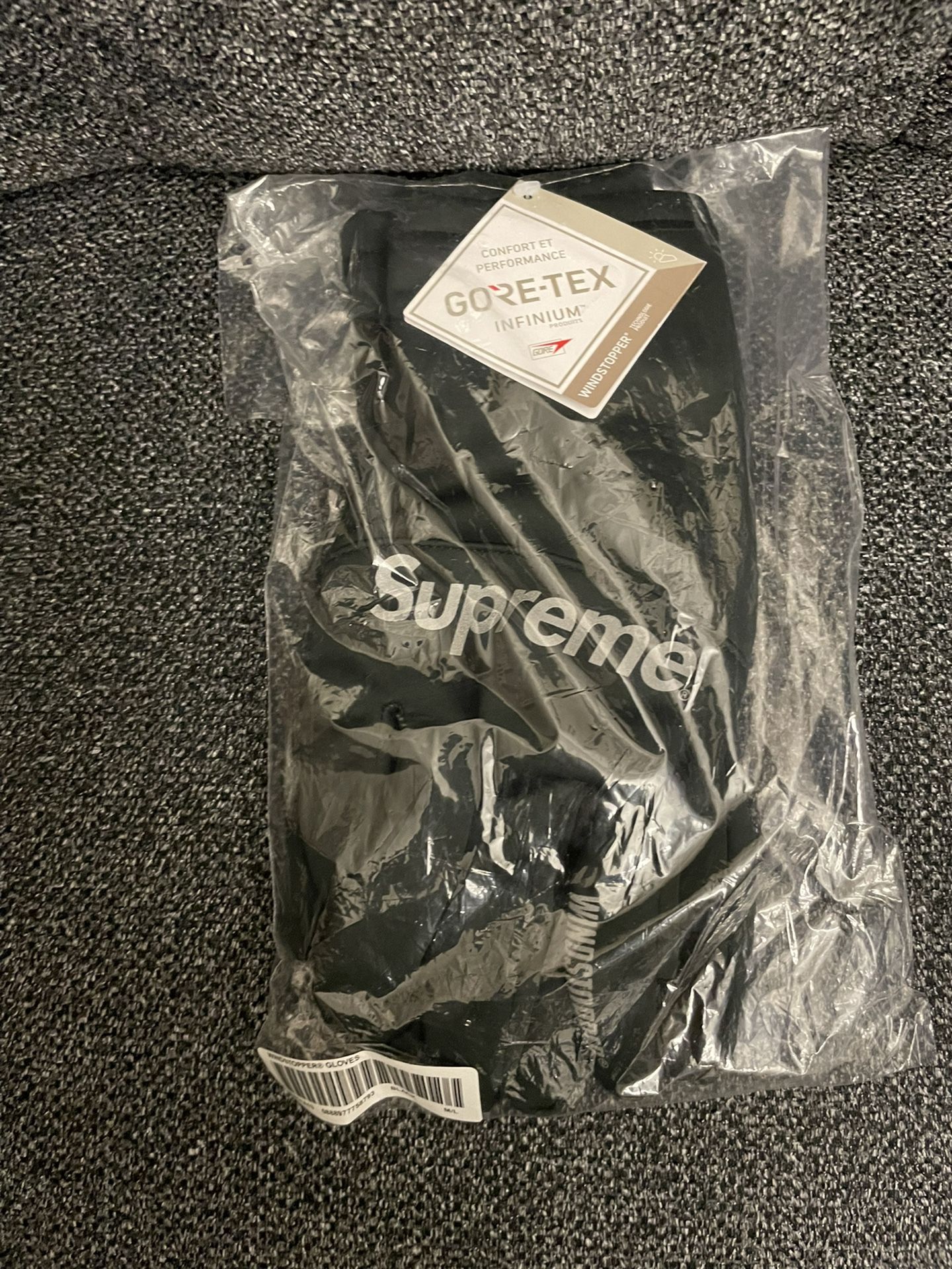 Supreme Windstopper Gloves Black Size M/L for Sale in Irwindale