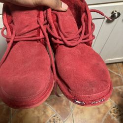 red ugg neumels