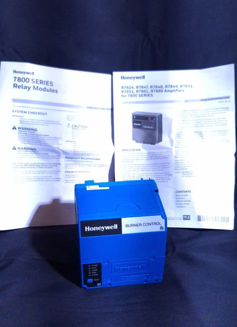 Honeywell RM 7895A 1014 Burner Control With UV Flame Amplifier 