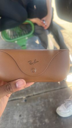 Rayband Meta glass case