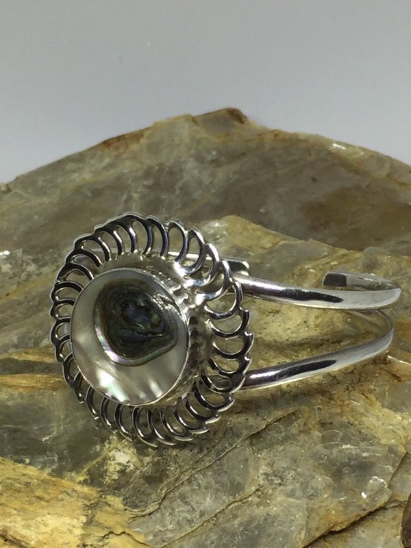 925 Sterling Silver Mother-of-Pearl Bangle