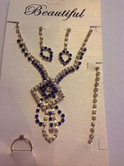 Blue rhinestone necklace set