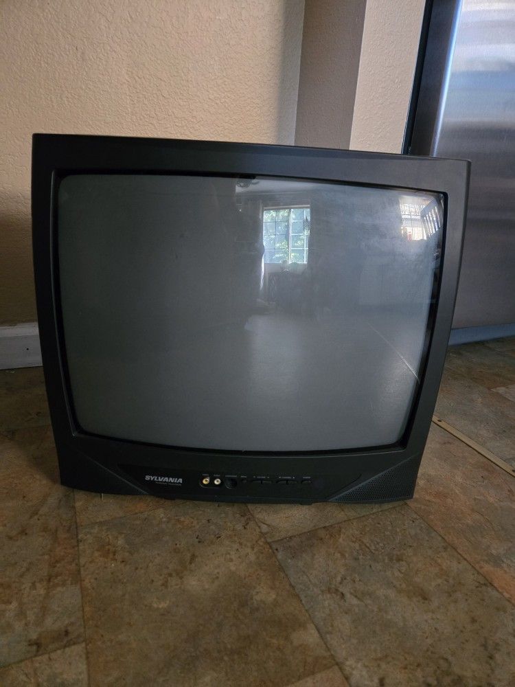 Sylvania CRT TV