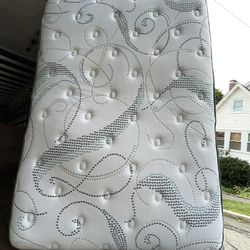 Full Size Mattress 
