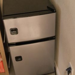 Mini Fridge With Lock On It