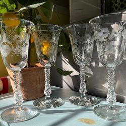 
4 Vintage Libbey Rock Sharpe  Goblets in the "Classic" pattern with Stem.
