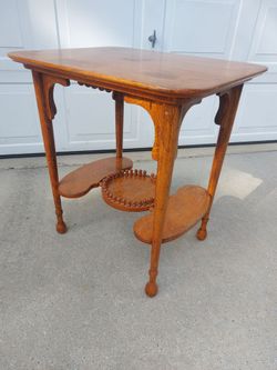 Antique wooden Victorian lamp Parlor table