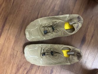 Men’s Water Shoes Size 12  khaki