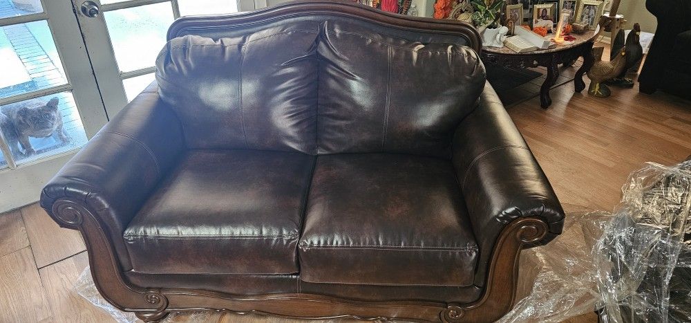 New Leather Sofas