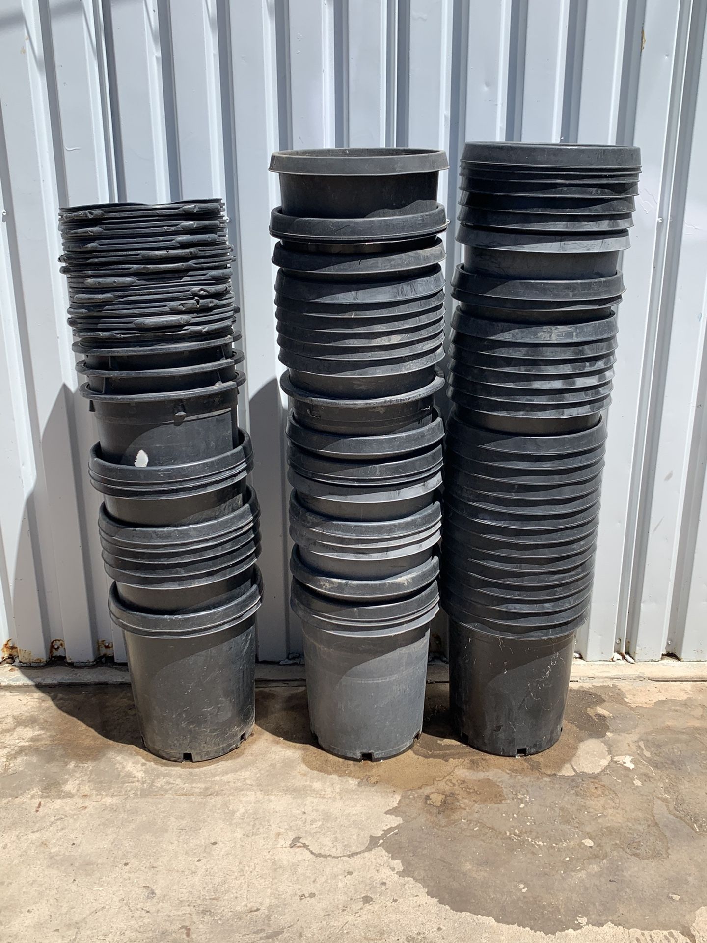 Large Patio Planters 10 Gallons Multiple Different Ones