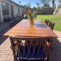 Vintage Henredon Heritage Extension Dining Table With 6 Chairs  