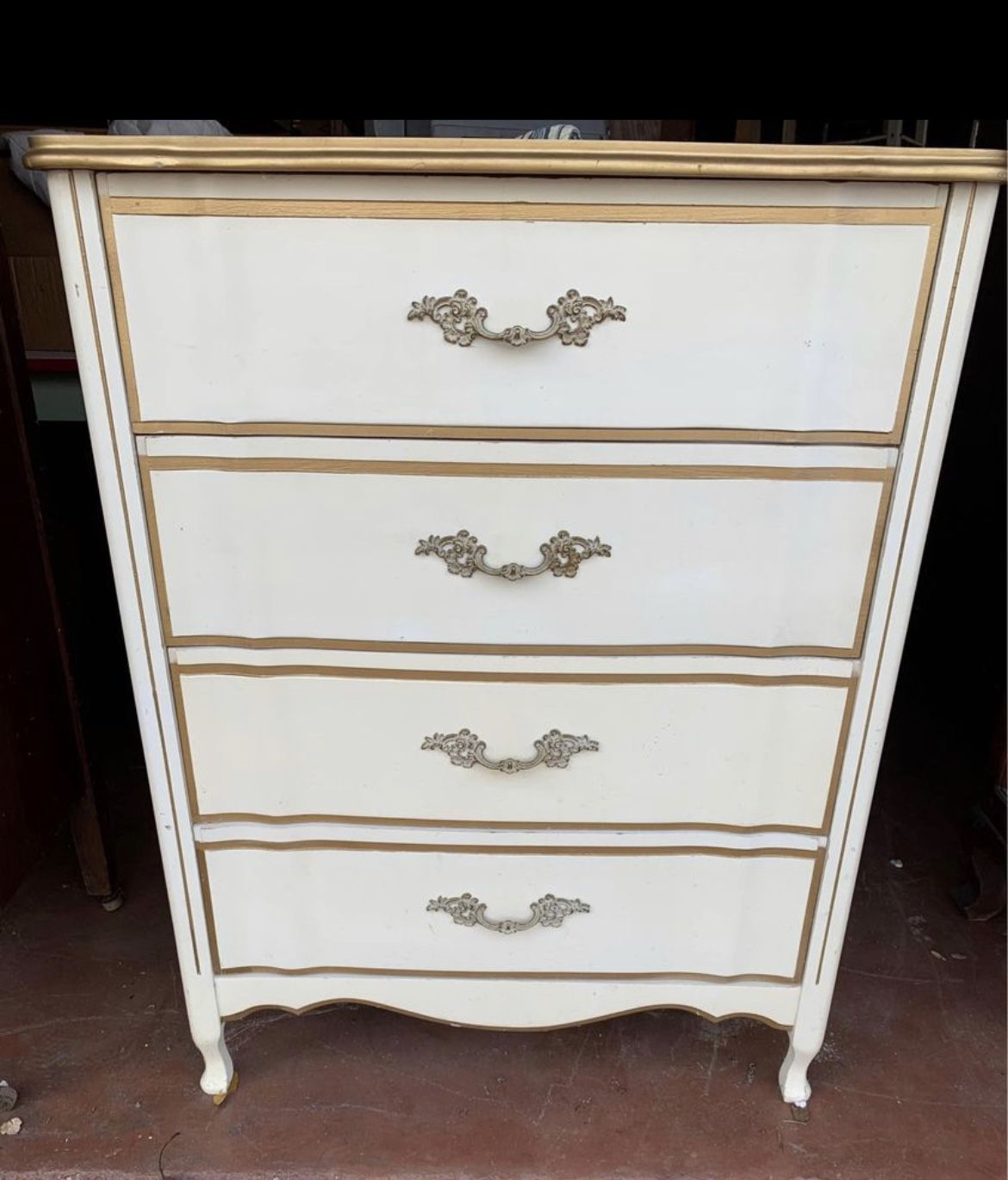Vintage solid wood antique white French provincial dresser chest of drawers