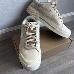 Nike Court Legacy Lift Platform Sneakers – Size 8.5 (Beige/Cream)