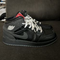 Nike Air Jordan 1 Mid Shoes Youth Size 6Y Black Basketball Kids HV5180-010