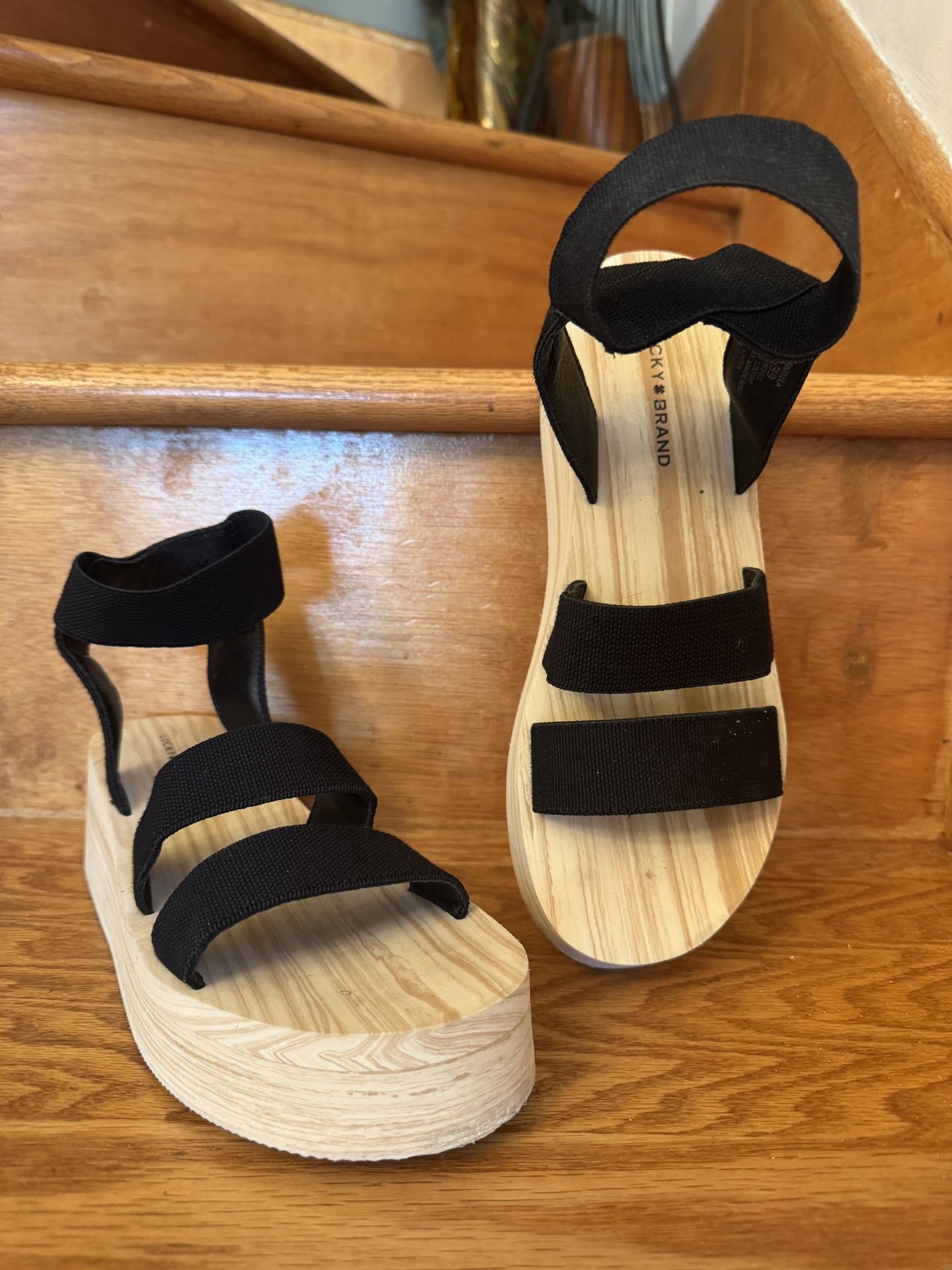 Lucky Brand Women's Samella Strappy Platform Wedge Sandal Black Size 8M