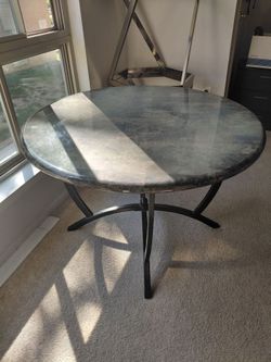 44x30 Dining room table no delivery