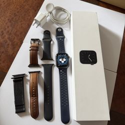 Apple Watch Series 5 44mm Space Gray Aluminum GPS + WiFi w/ Box, Bands, Charger