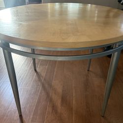 Round Table