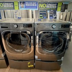 LG 5.2 Cu Ft  Washer And Dryer 9.0 Cu Ft With Pedestals 
