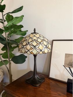IN SEARCH OF STAINED GLASS LAMP COVERS OR LAMPS
