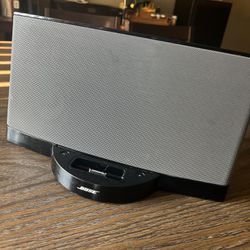 Bose iPod Speaker With Aux 