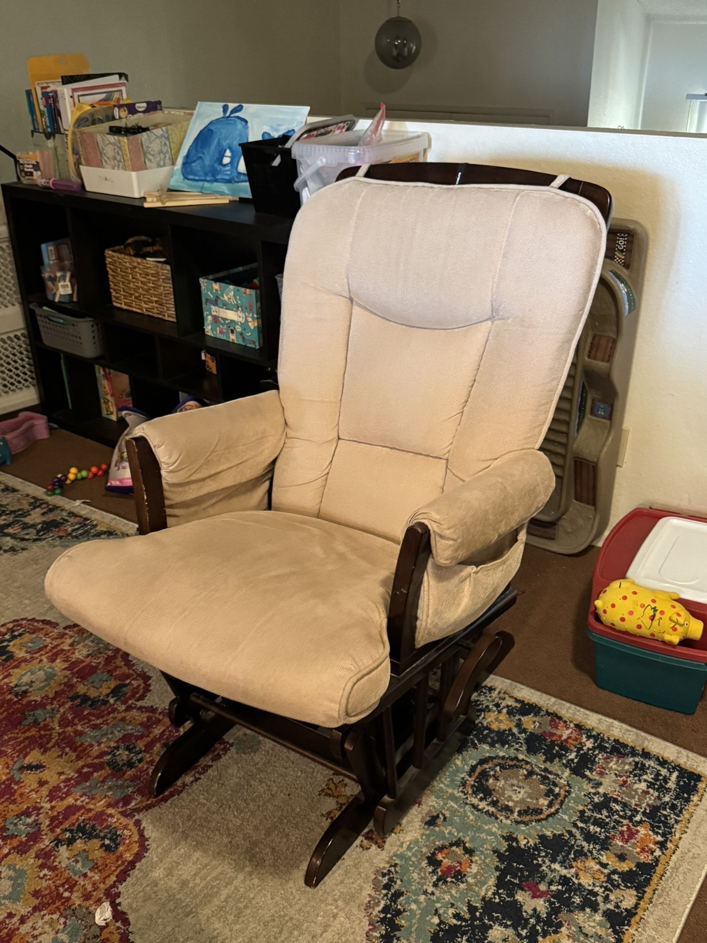 Rocking chair w/ Ottoman 