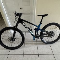 2021 Trek Top Fuel 9.7 Mountain Bike – Blue/Dark Blue, Excellent Condition