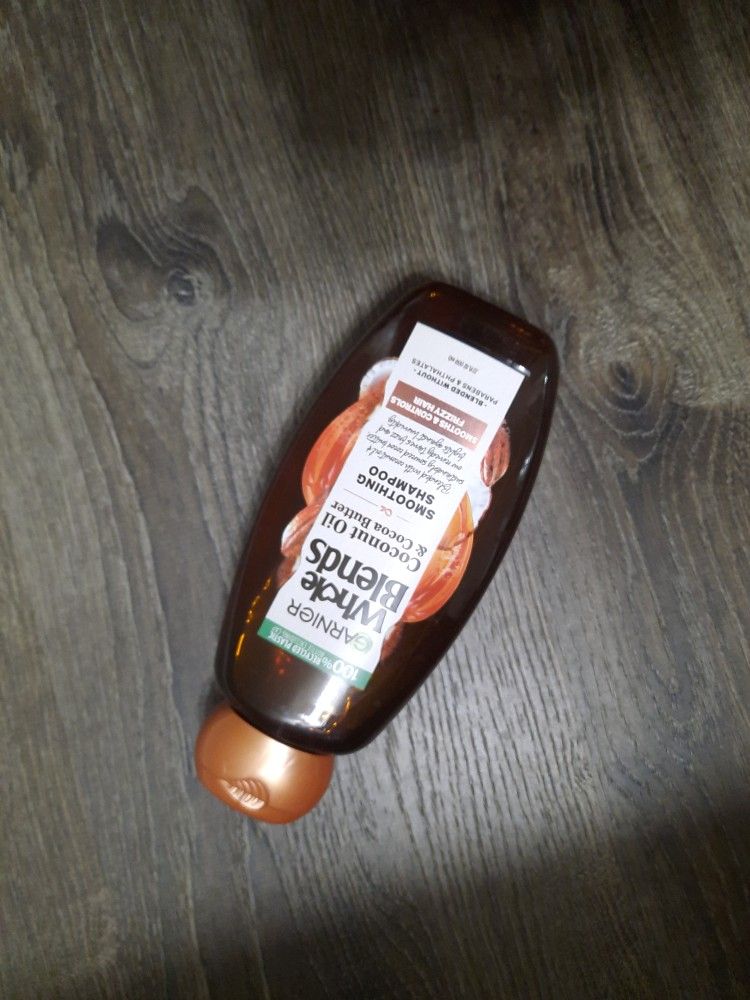GARNIER Whole Blends Coconut Oil & COCOA  Butter Shampoo