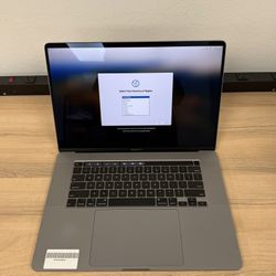 16" MacBook Pro Touchbar 500GB SSD*16GB RAM*2.6Ghz Intel 6 Core i7
