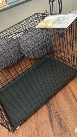 Animal crate w room divider for two