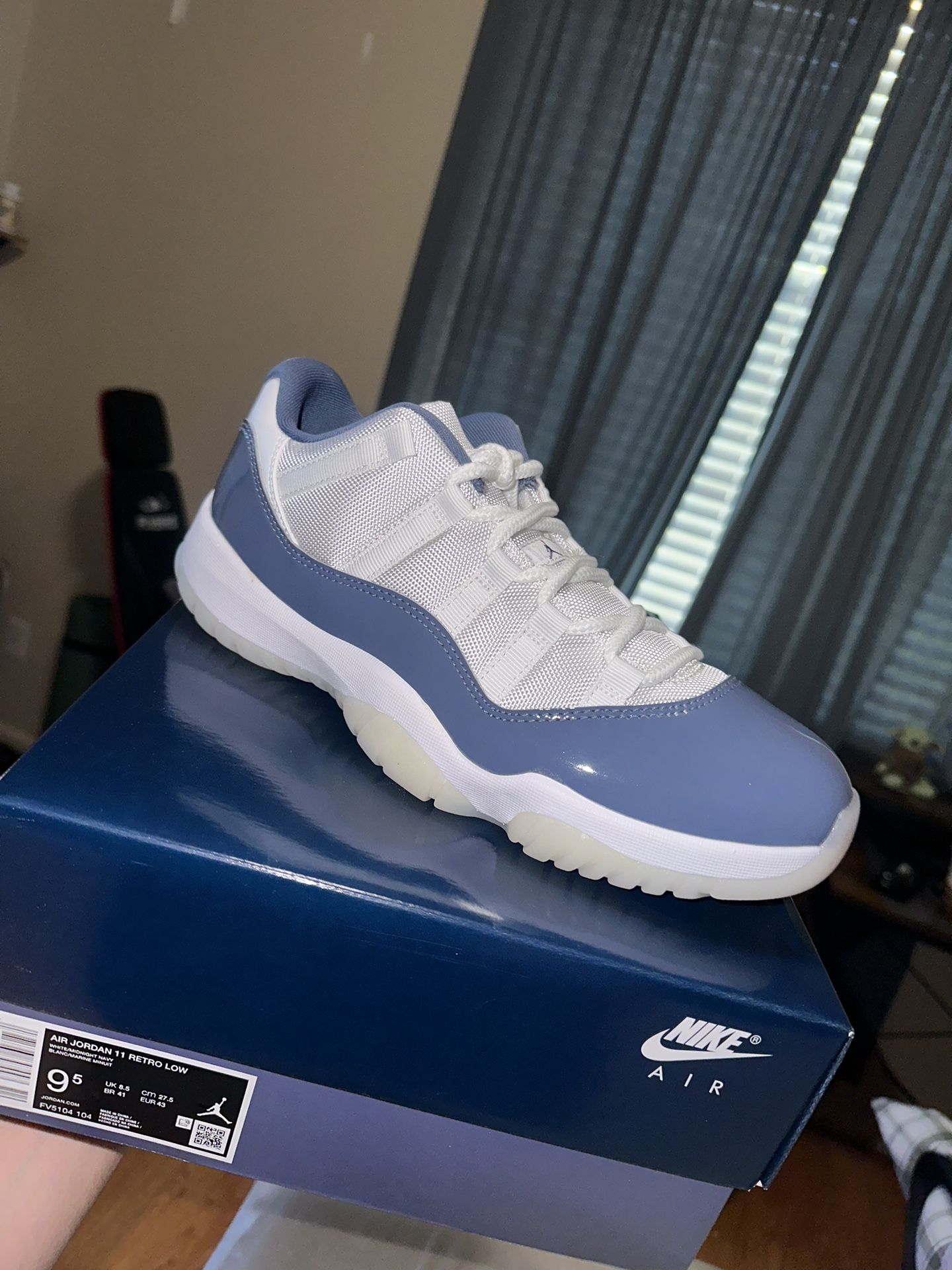 Air Jordan Retro 11 Diffused Blue