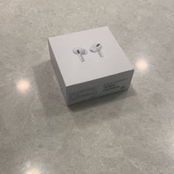 AirPods Pro MagSafe Charging Case