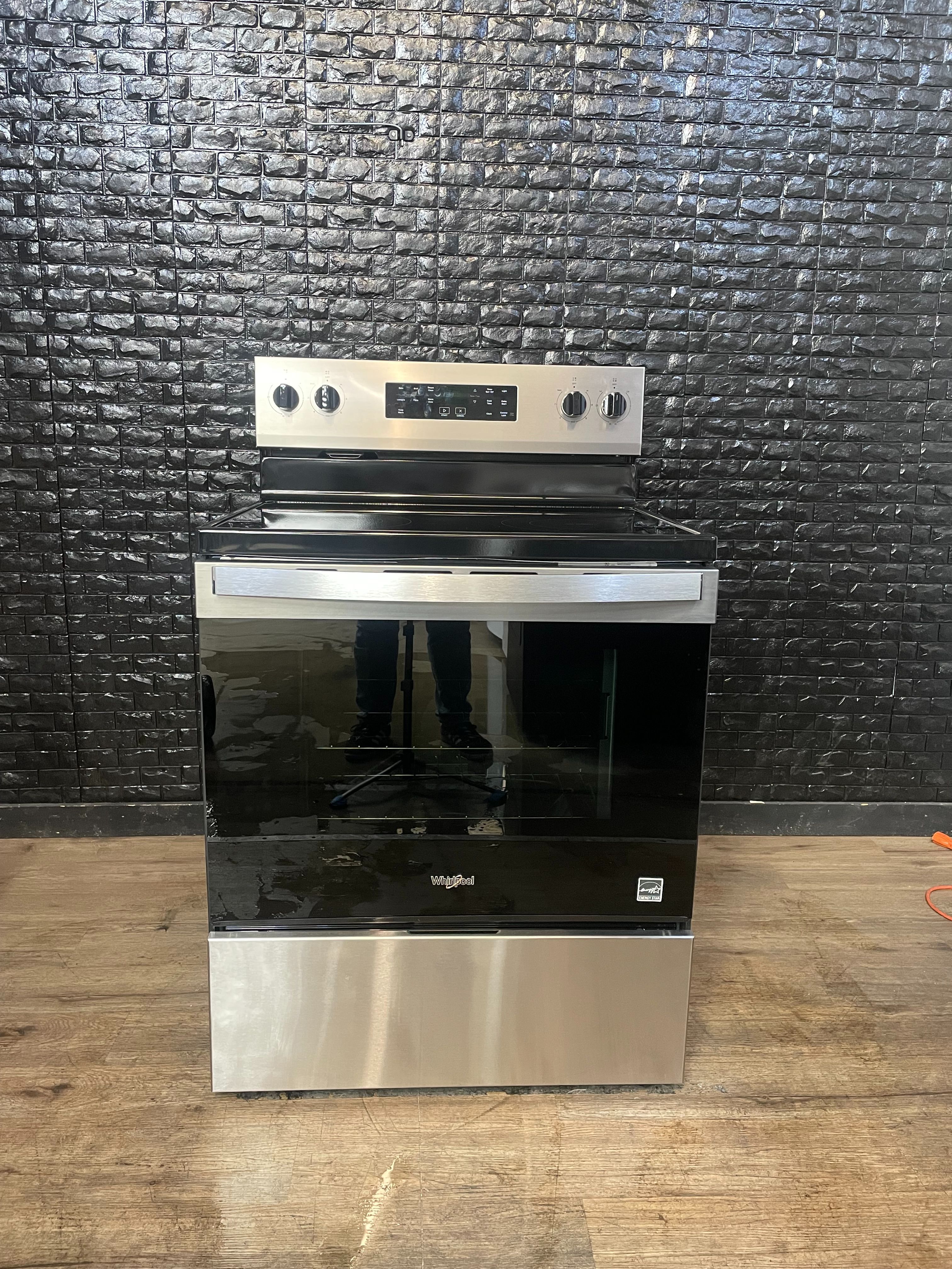 WHIRLPOOL ELECTRIC RANGE w/WARRANTY! R2380A