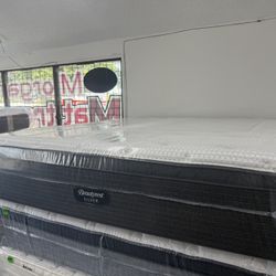 KING SIZE SIMMONS BEAUTYREST SILVER PILLOW TOP MATTRESS & BOX SPRINGS BED SET