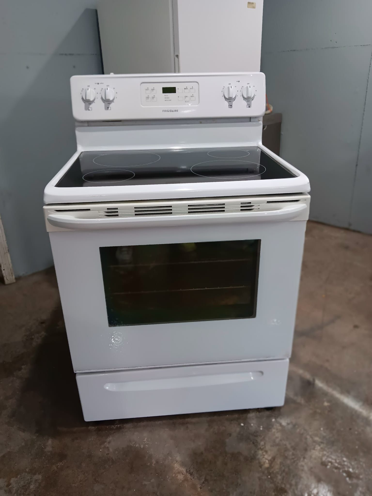 Frigidaire stove electric