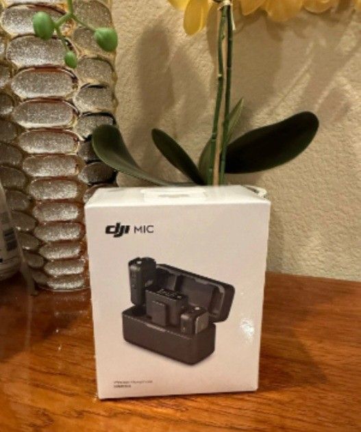 ****NEW Open Box DJI Mic 2 person compact Digital Wireless Microphone System W/Warranty!!!*****/