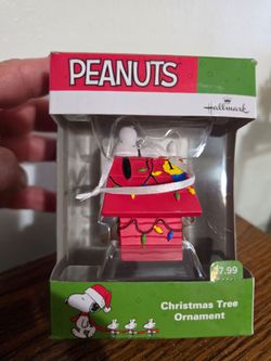 Hallmark Peanuts Ornament Snoopy 1st Place Doghouse Christmas Lights 2016