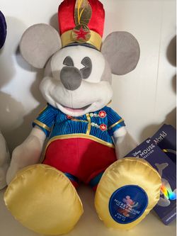 Disney Mickey Mouse main attraction Dumbo Plush NWT